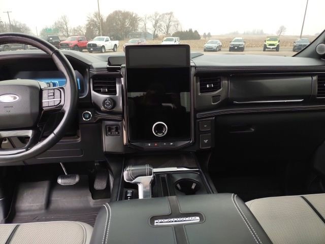 Used 2022 Ford F150 Lightning Platinum image 15