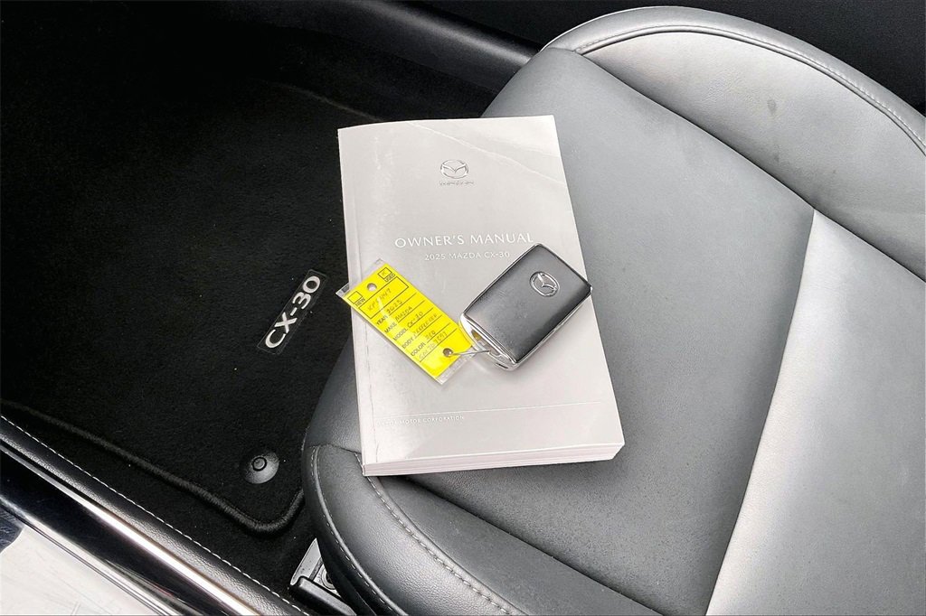 Used 2025 MAZDA CX-30 AWD 2.5 S w/ Preferred Package image 11