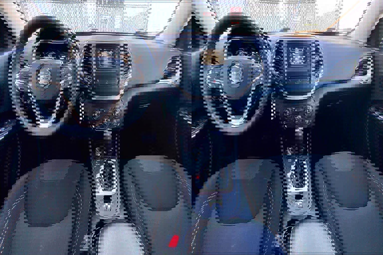 Used 2016 Jeep Cherokee Latitude w/ Cold Weather Group image 15