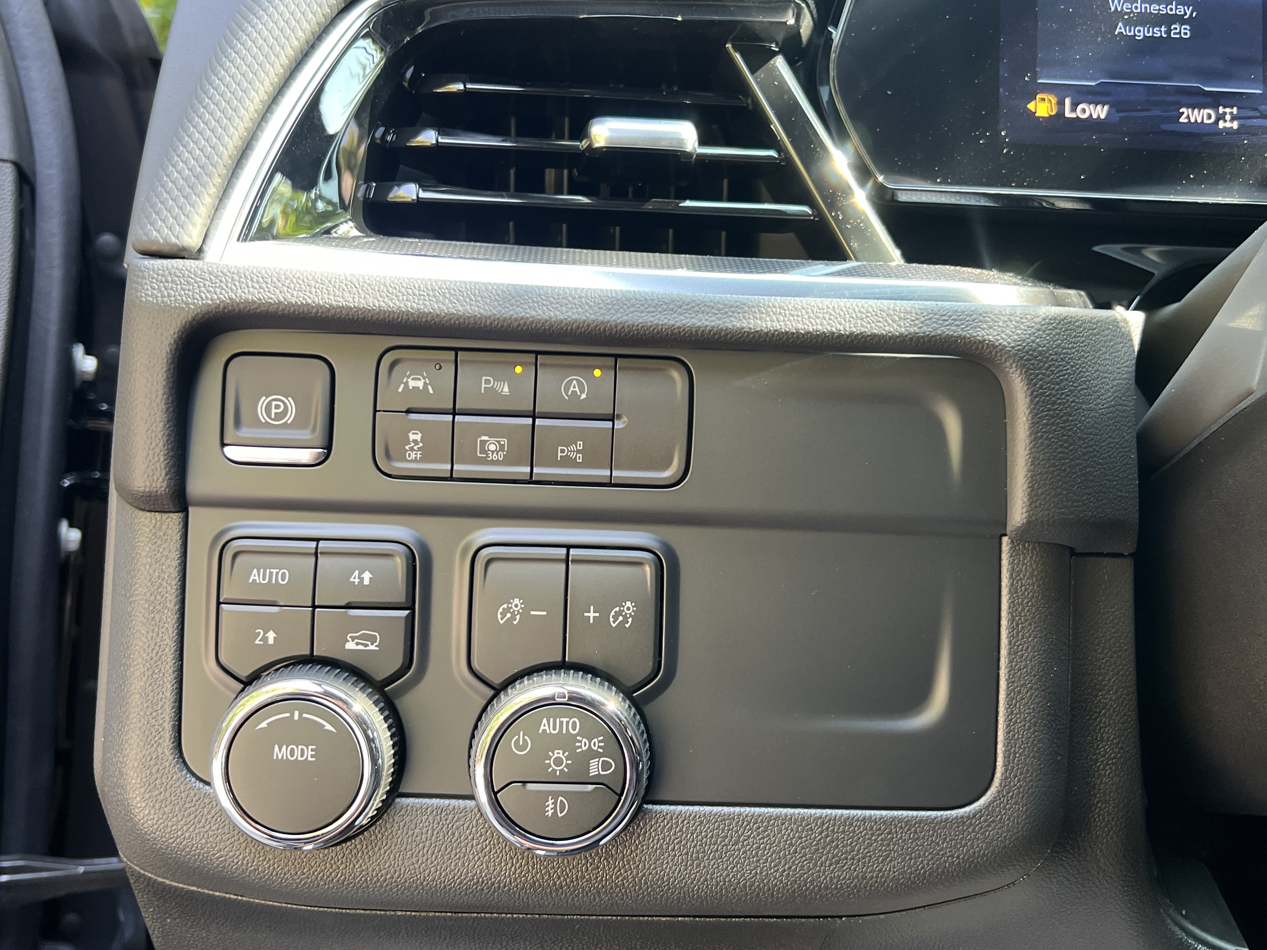 New 2026 Chevrolet Tahoe RST w/ Comfort Package AWD/4WD image 18