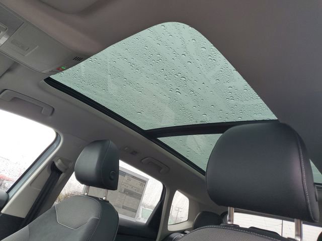 New 2026 Volkswagen Taos SE image 12