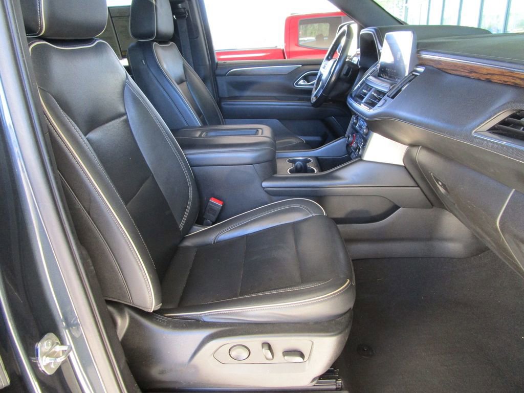 Used 2021 Chevrolet Tahoe Premier w/ Premium Package image 17