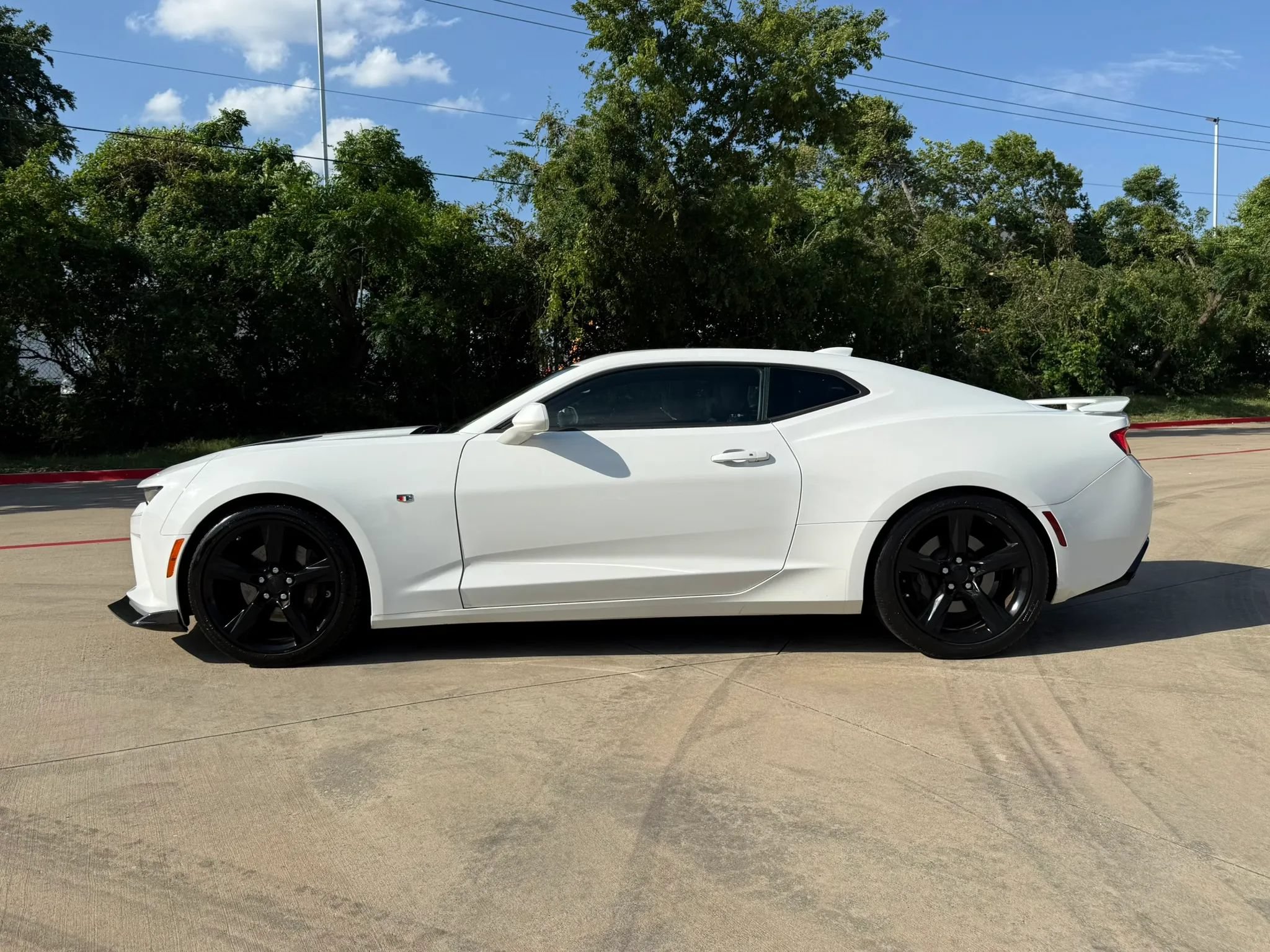 Used 2017 Chevrolet Camaro SS RWD image 3