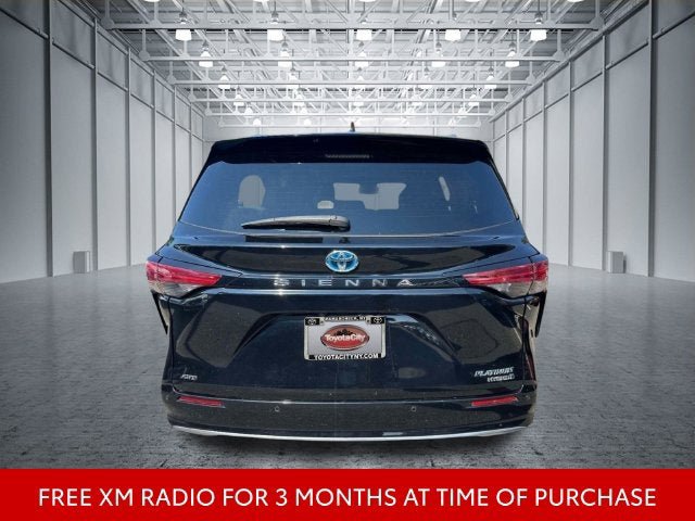 Used 2023 Toyota Sienna Platinum AWD/4WD image 5