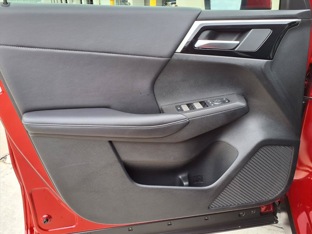 Used 2025 Mitsubishi Outlander 4WD Plug-In Hybrid image 18