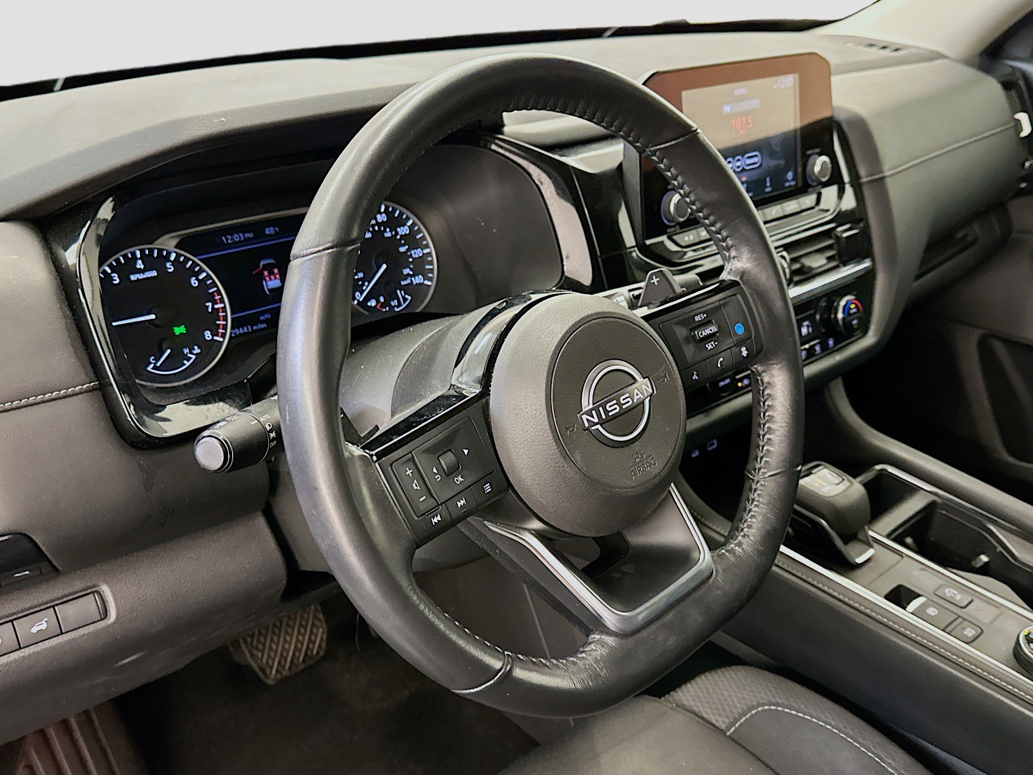 Used 2023 Nissan Pathfinder SV w/ SV Premium Package image 18