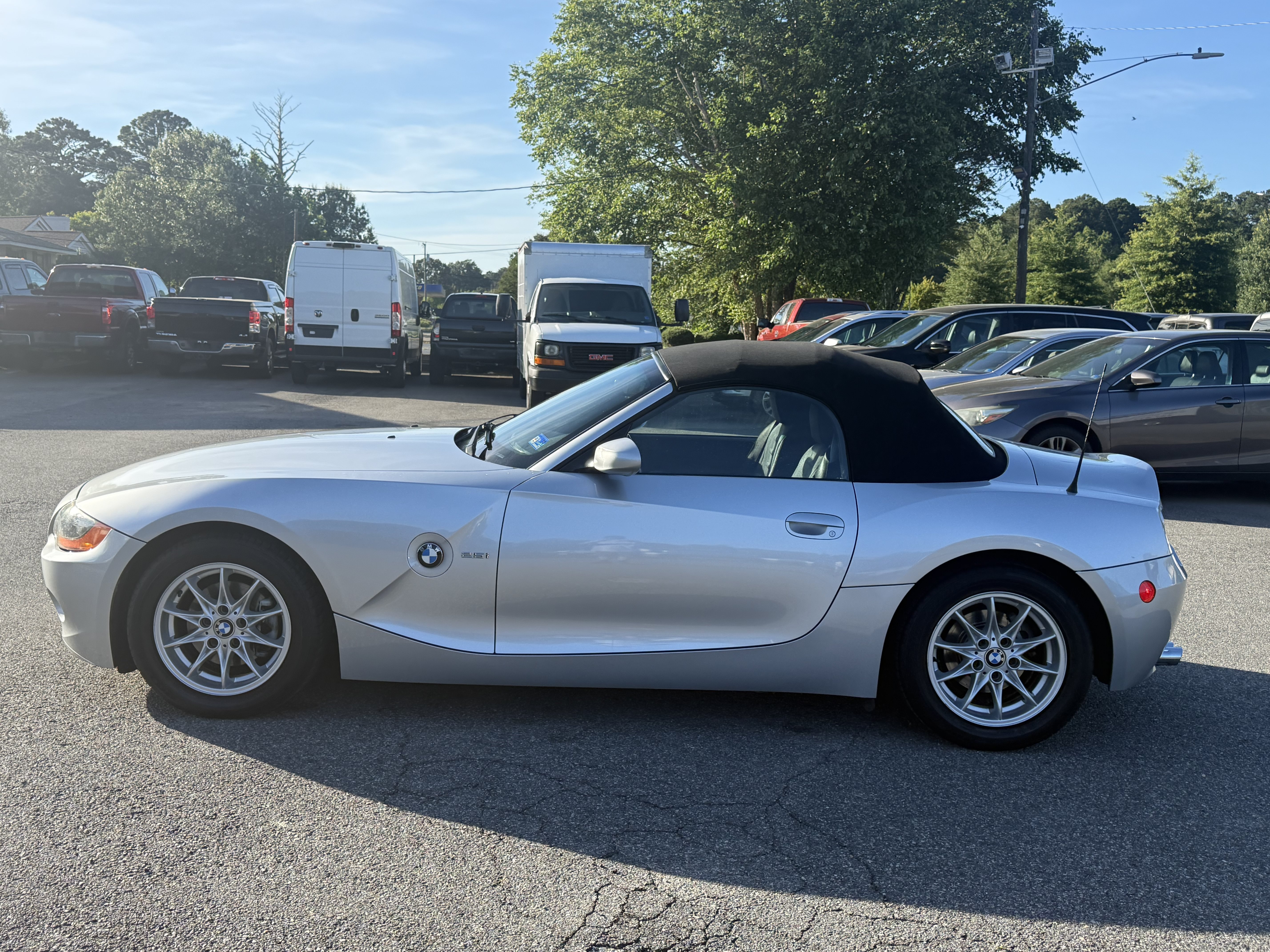 Used 2004 BMW Z4 2.5i RWD image 17