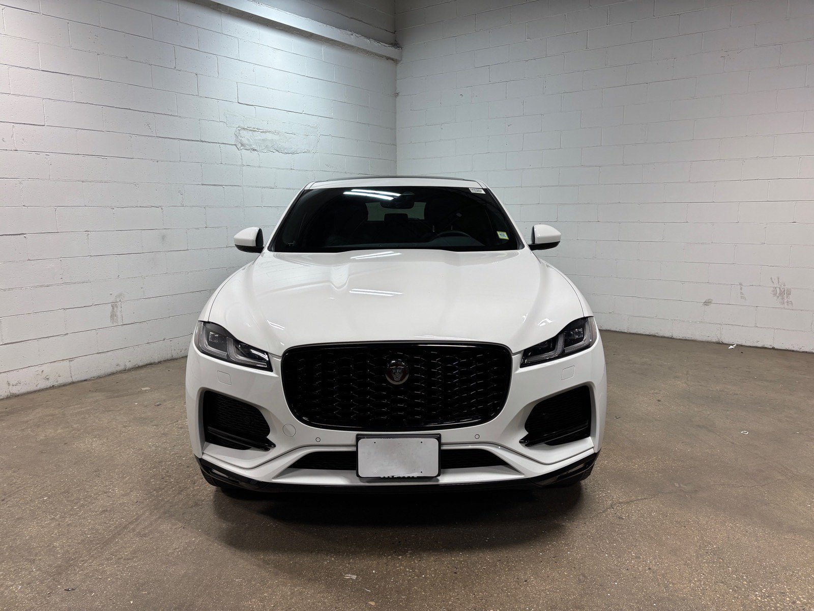 Used 2023 Jaguar F-PACE S AWD/4WD image 3