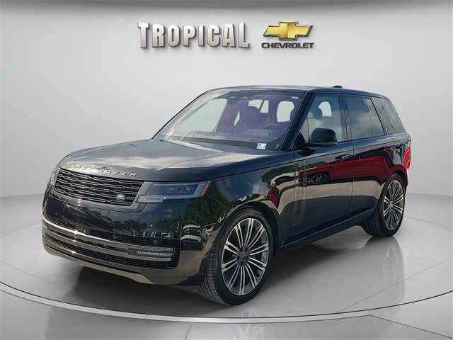 Used 2023 Land Rover Range Rover SE image 1