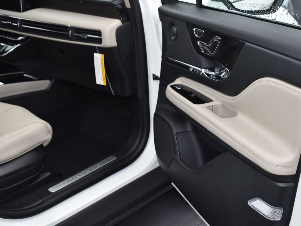 New 2026 Lincoln Corsair Grand Touring AWD/4WD image 17