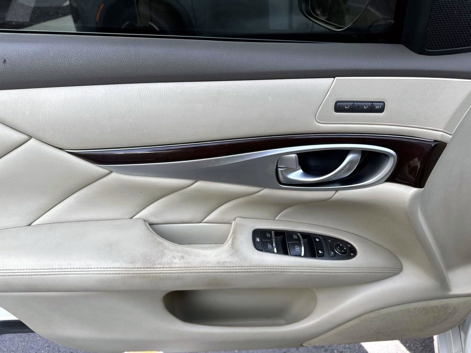 Used 2015 INFINITI Q70 L 3.7 image 7