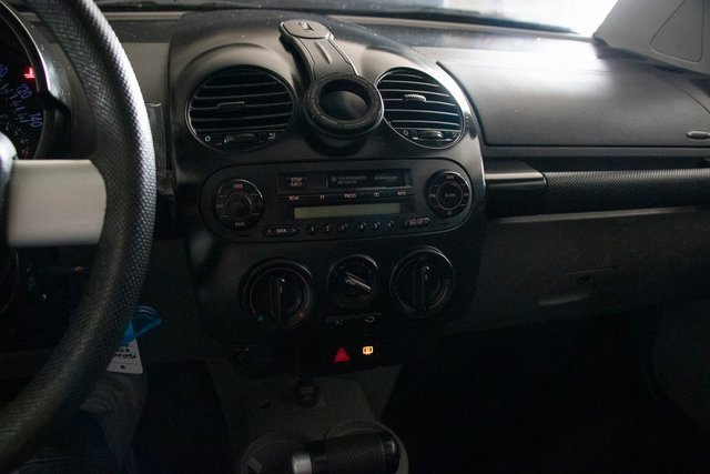Used 2003 Volkswagen Beetle GLS image 25