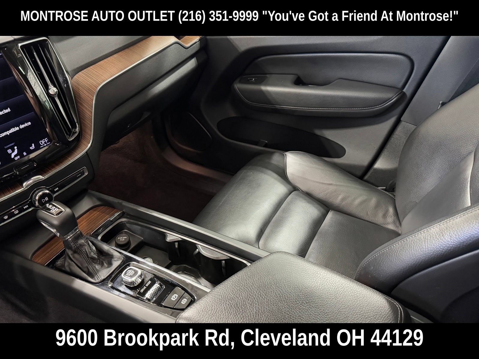 Used 2021 Volvo XC60 T5 Momentum w/ Protection Package AWD/4WD image 17