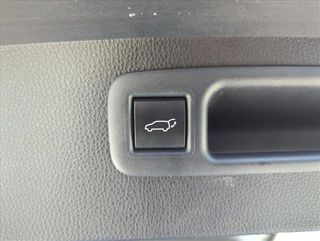 Used 2021 Toyota Highlander XSE image 25