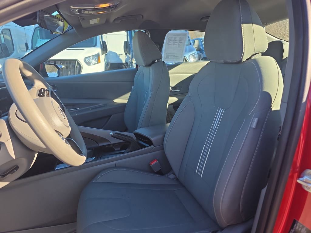 Used 2022 Hyundai Elantra SEL image 24