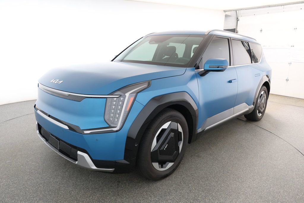 Used 2024 Kia EV9 Land image 1