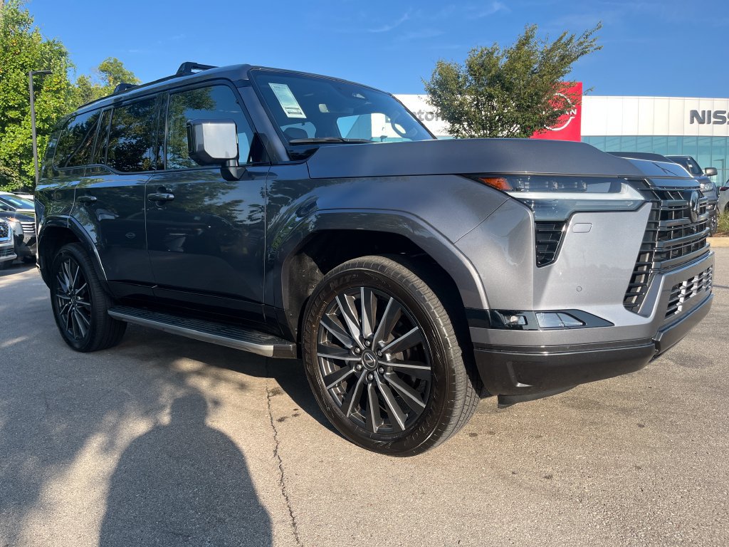 Used 2026 Lexus GX 550 w/ Accessory Package (2T) AWD/4WD image 2
