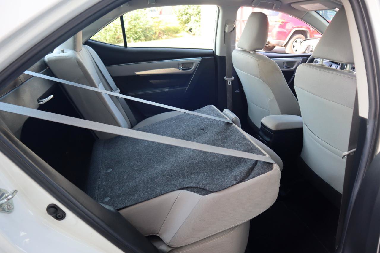 Used 2015 Toyota Corolla LE FWD image 36