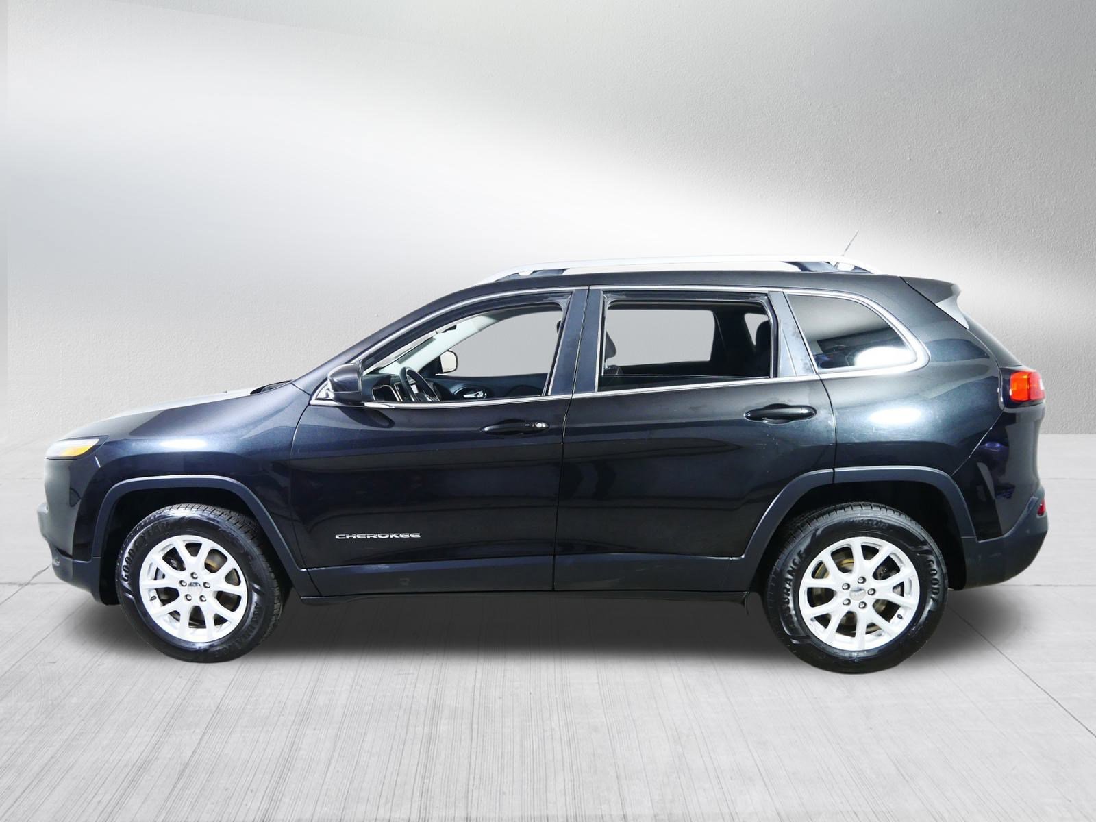 Used 2015 Jeep Cherokee Latitude w/ Comfort/Convenience Group image 4