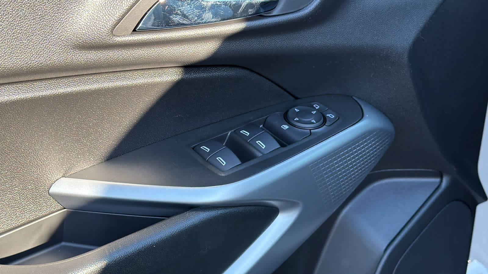 New 2026 Chevrolet Trax RS w/ Sunroof Package FWD image 22