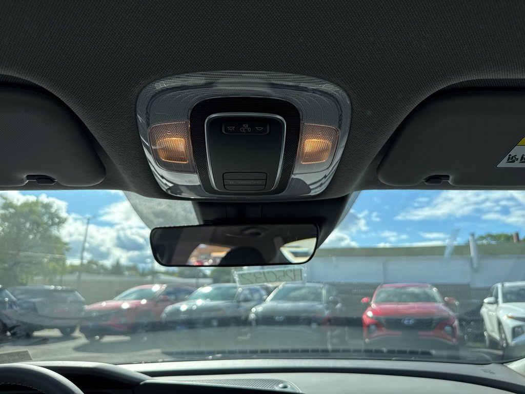 New 2025 Hyundai Elantra Sport image 18