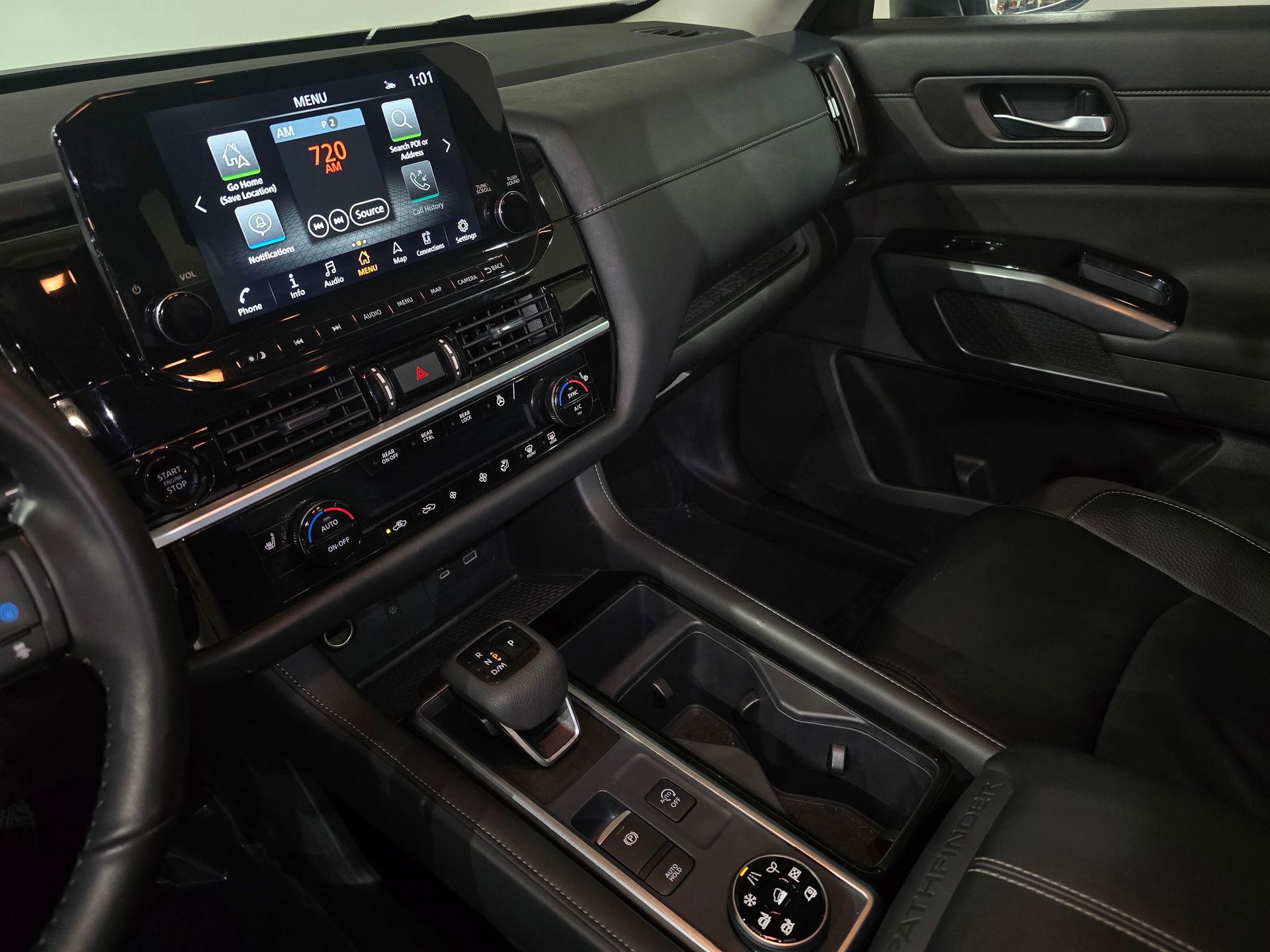 Used 2025 Nissan Pathfinder SL image 24