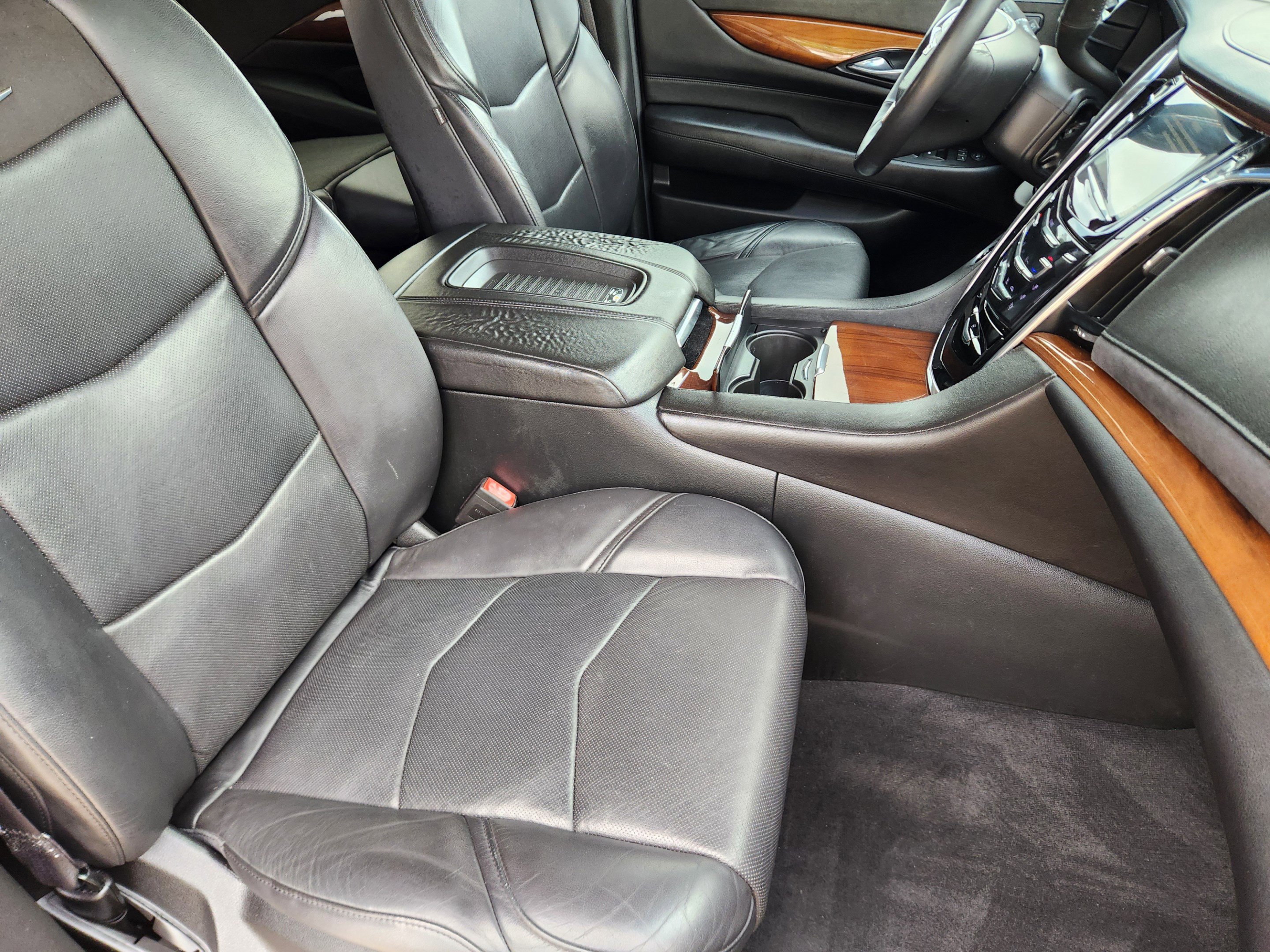 Used 2018 Cadillac Escalade ESV Premium Luxury AWD/4WD image 7
