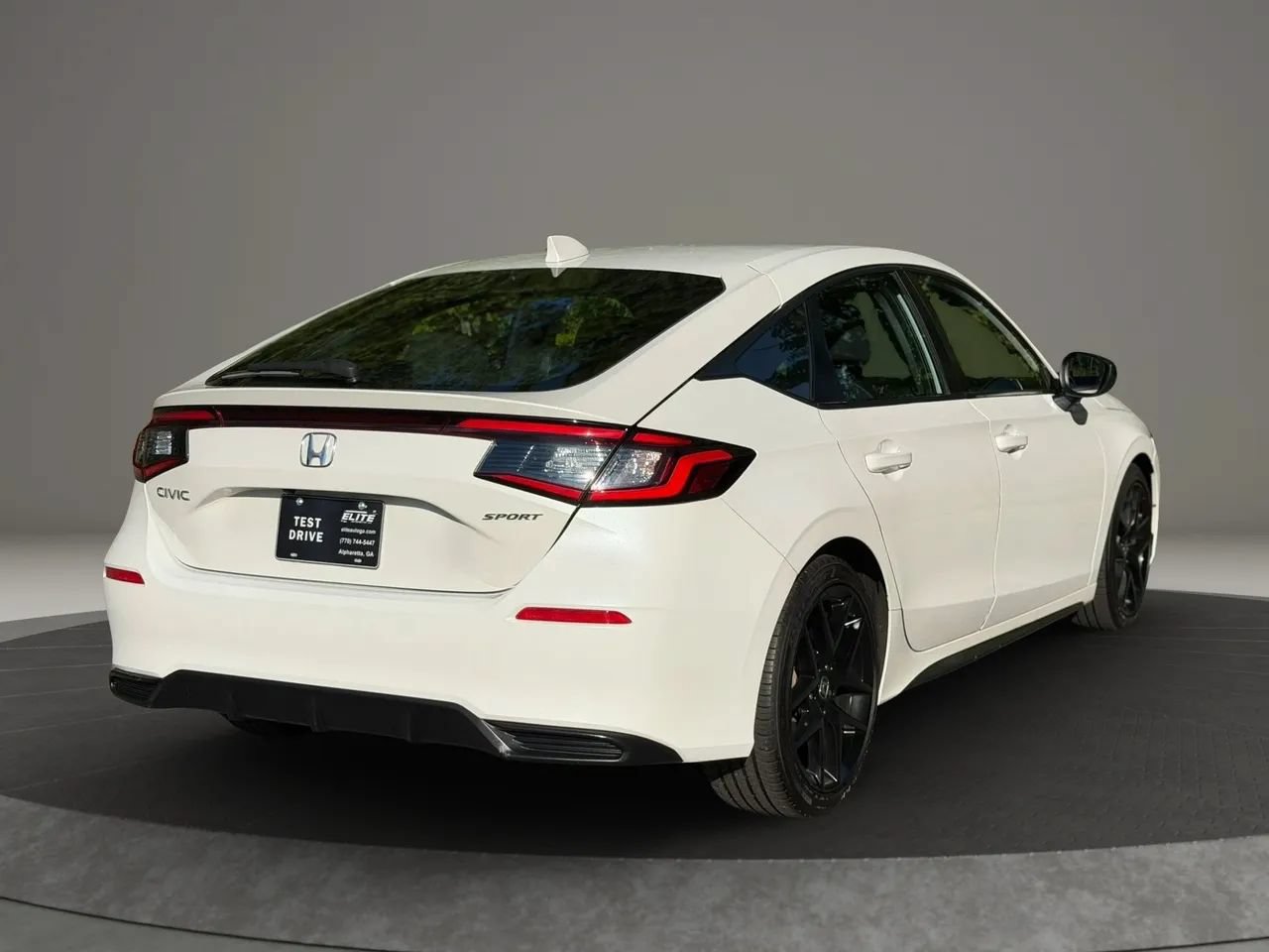 Used 2023 Honda Civic Sport image 5