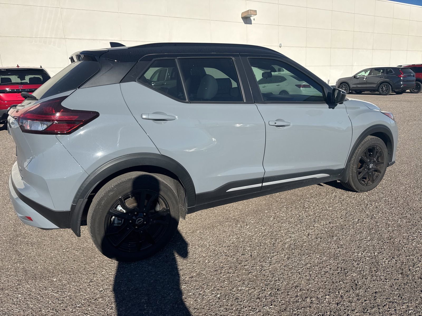 Used 2023 Nissan Kicks SR w/ SR Premium Package image 4