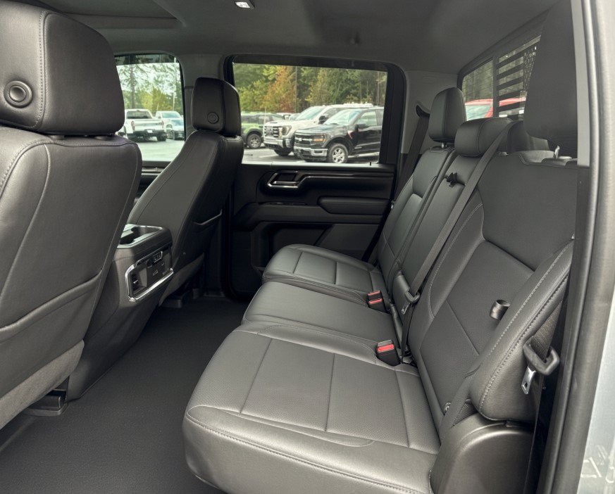 Used 2024 Chevrolet Silverado 3500 LTZ w/ LTZ Convenience Package AWD/4WD image 10