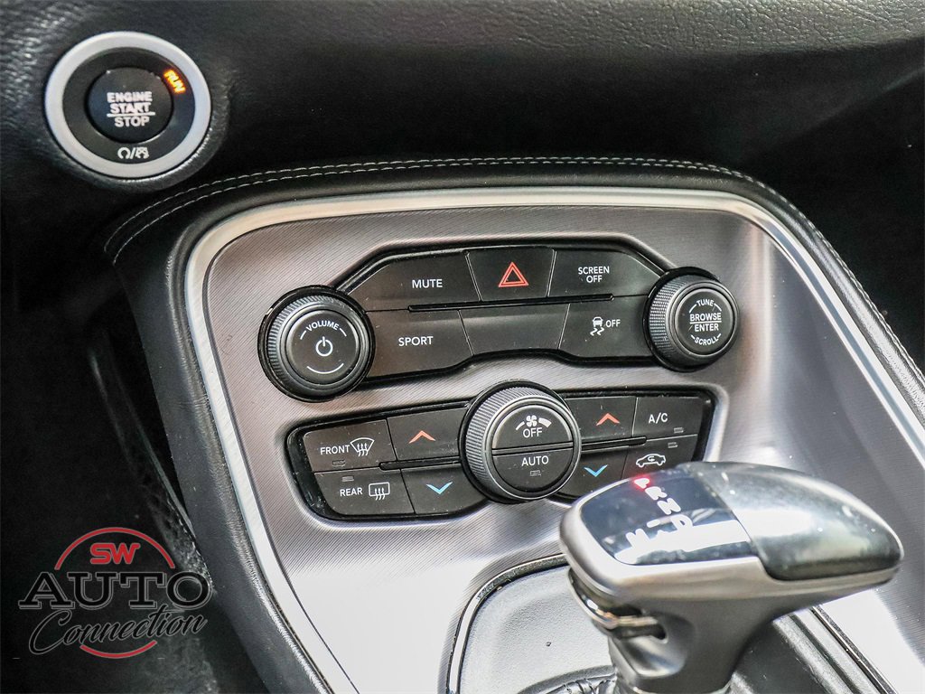 Used 2019 Dodge Challenger SXT image 24