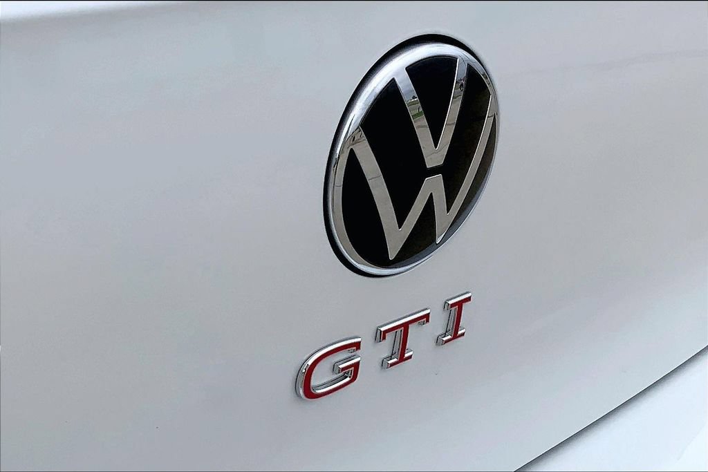 New 2026 Volkswagen GTI SE FWD image 9