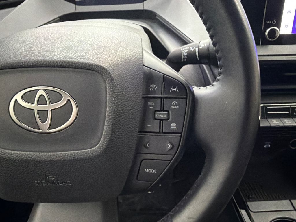 Used 2024 Toyota Prius LE FWD image 23
