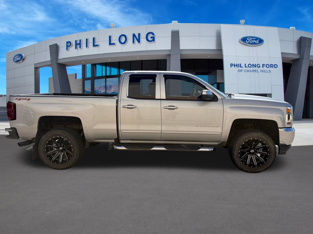 Used 2017 Chevrolet Silverado 1500 LT w/ All Star Edition AWD/4WD image 7