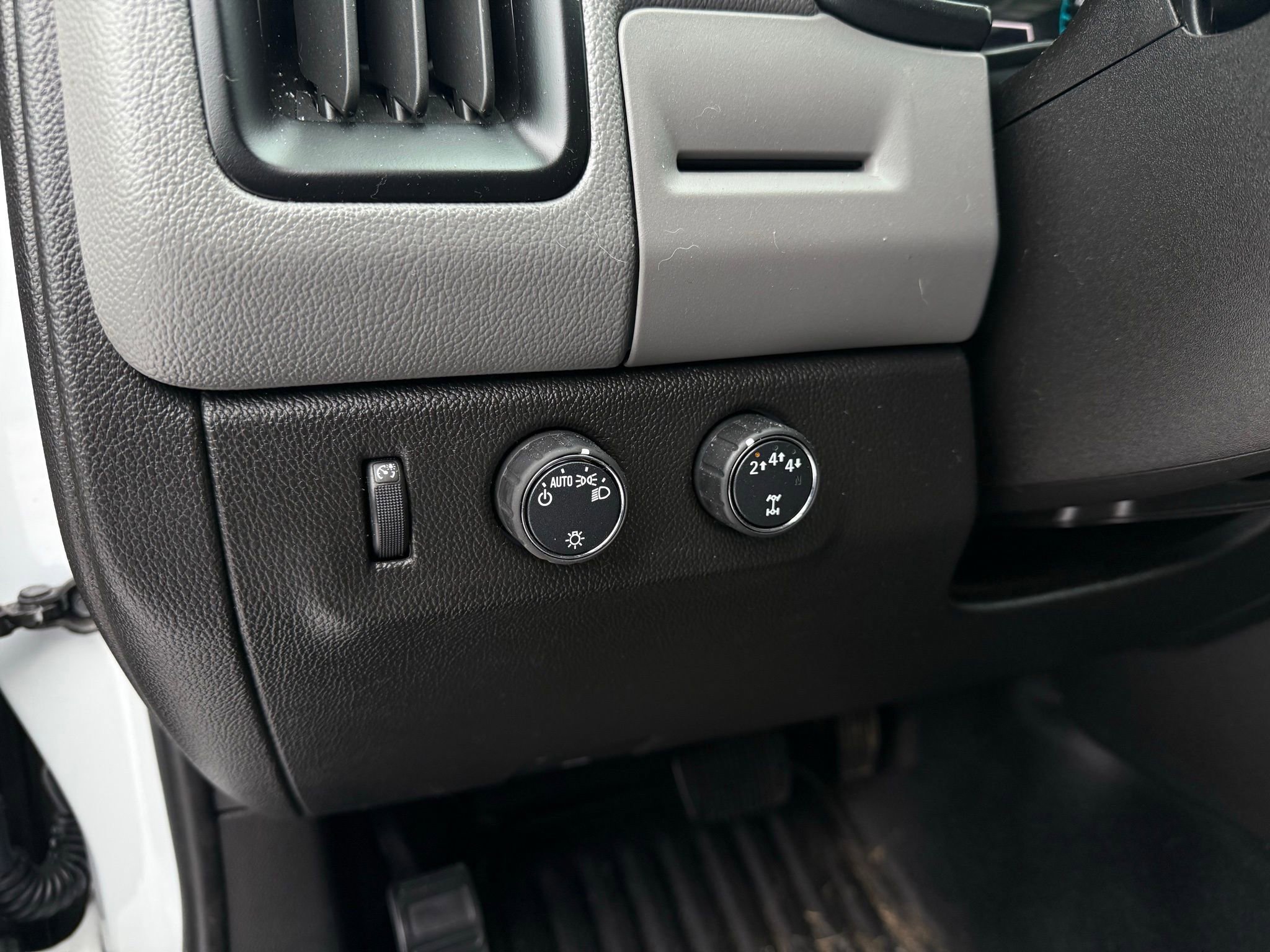 Used 2018 Chevrolet Colorado W/T image 30