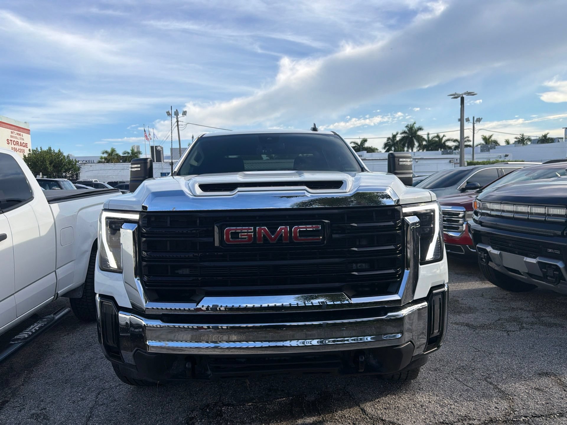 Used 2024 GMC Sierra 2500 Pro AWD/4WD image 2