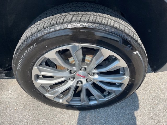 Used 2021 GMC Yukon XL Denali w/ Denali Premium Package image 9