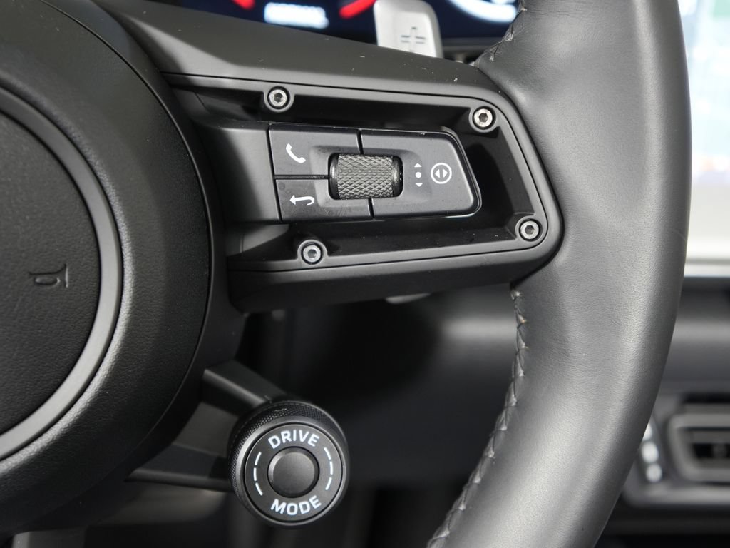 Certified 2020 Porsche 911 Cabriolet image 31