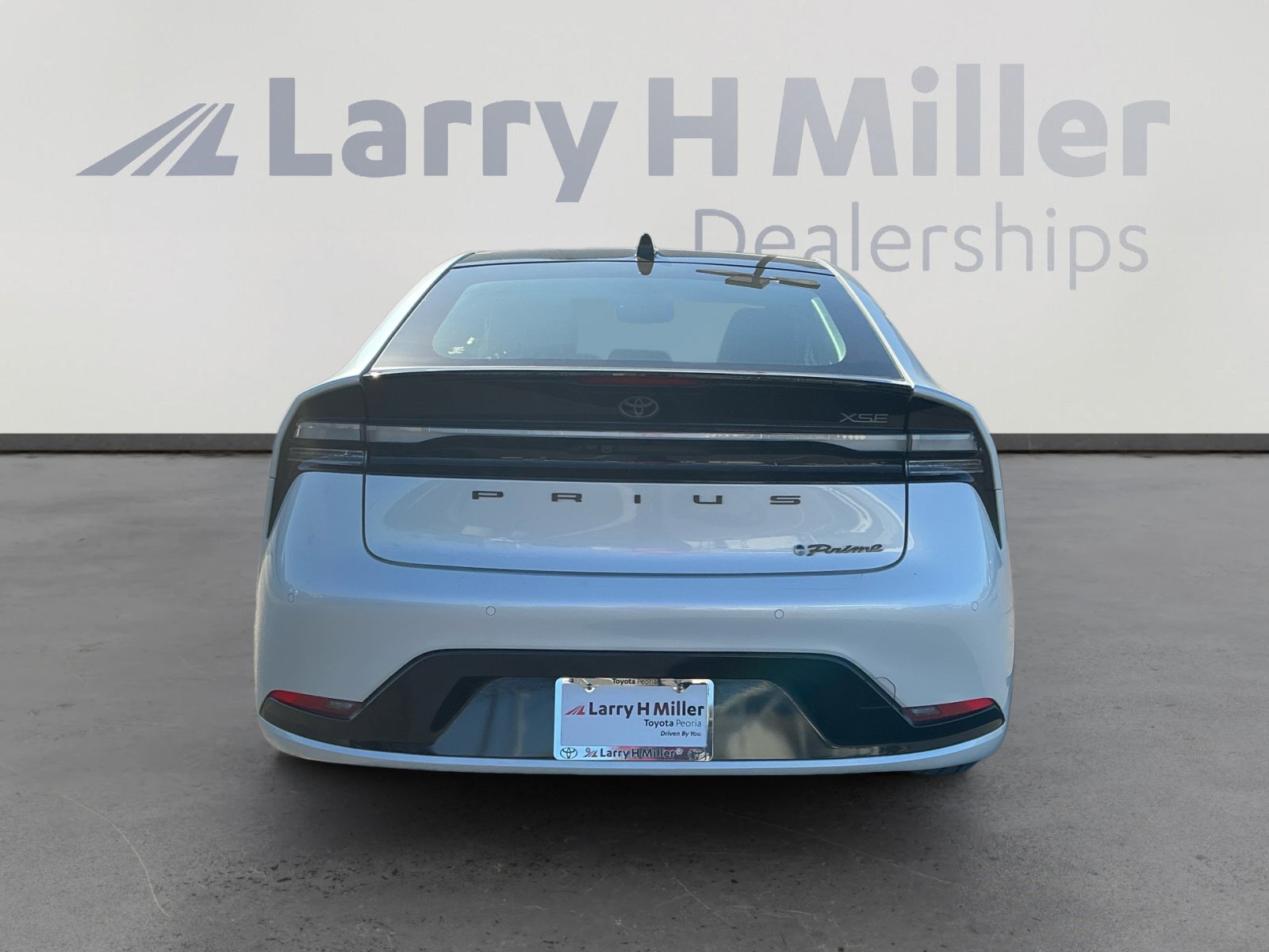 Used 2024 Toyota Prius Prime Premium w/ Advanced Technology Package image 4