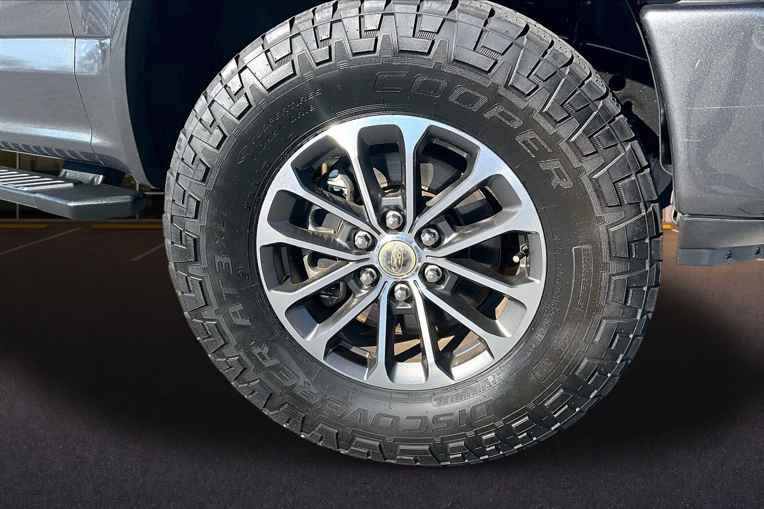 Used 2019 Ford F150 XLT w/ Equipment Group 302A Luxury AWD/4WD image 9
