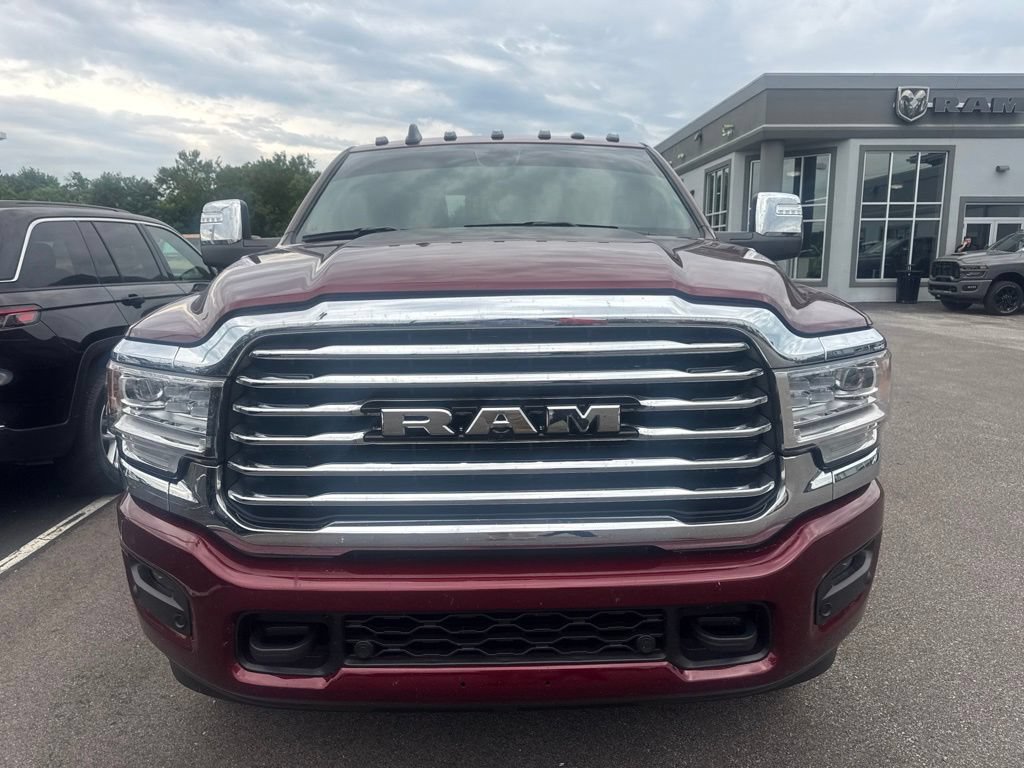 Used 2024 RAM 2500 Limited w/ Towing Technology Group AWD/4WD image 3