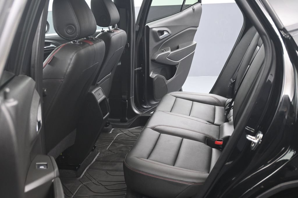 Used 2024 Chevrolet Trax RS w/ Sunroof Package FWD image 13
