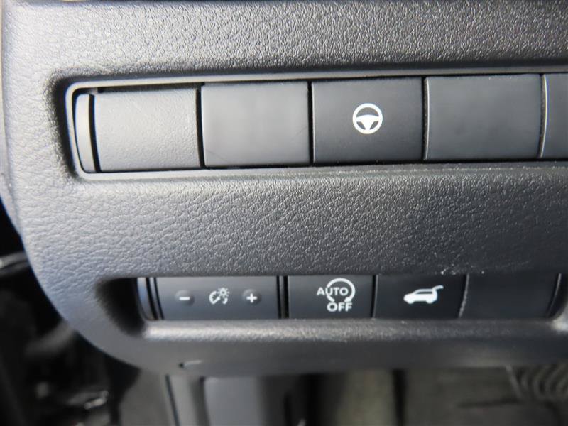 Used 2024 Nissan Rogue SV FWD image 17