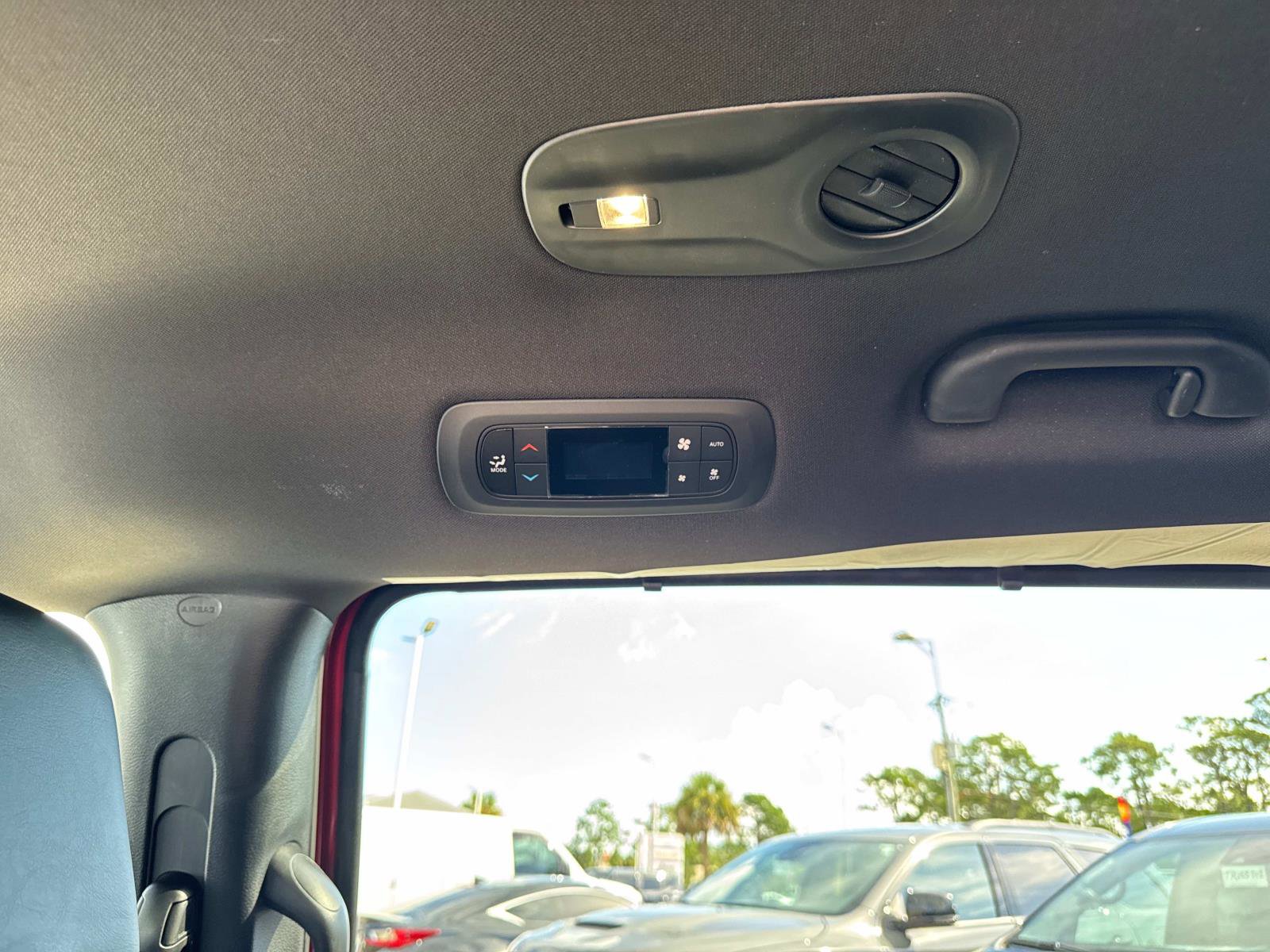 New 2026 Chrysler Pacifica Select image 16