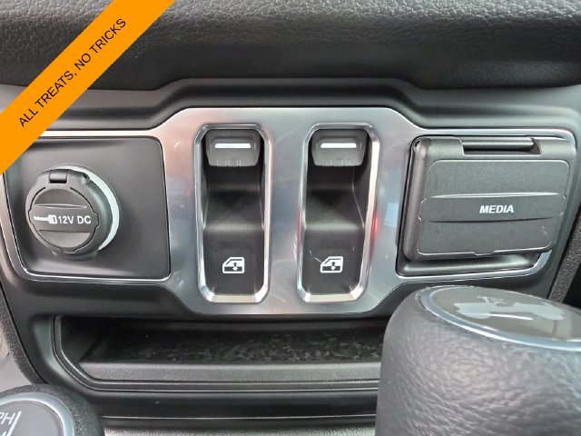 Certified 2025 Jeep Wrangler Sport AWD/4WD image 14