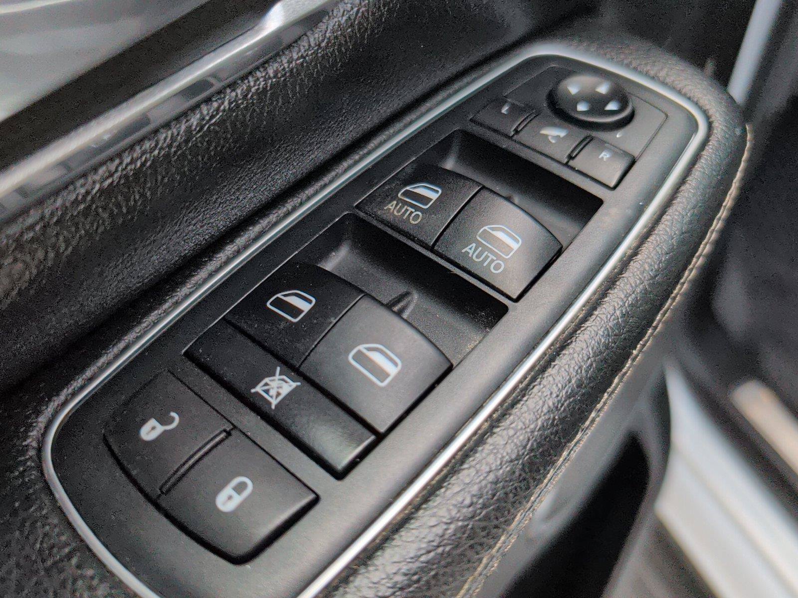 Used 2020 RAM 1500 Laramie AWD/4WD image 15
