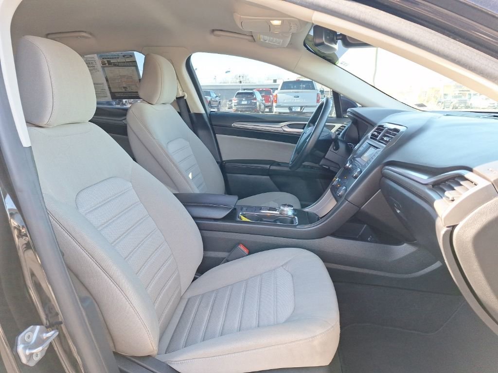 Used 2020 Ford Fusion S image 16