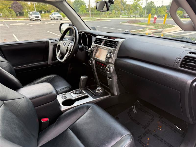Used 2013 Toyota 4Runner Limited AWD/4WD image 38