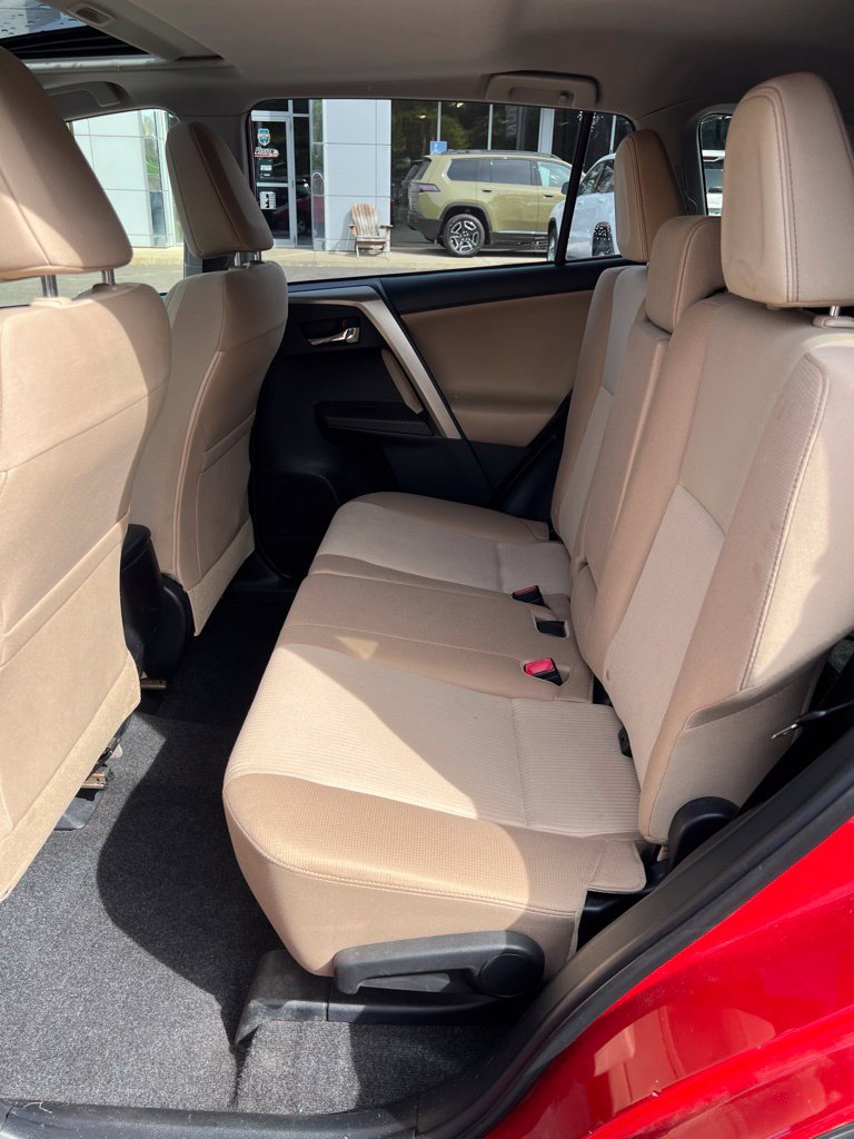 Used 2014 Toyota RAV4 XLE AWD/4WD image 10