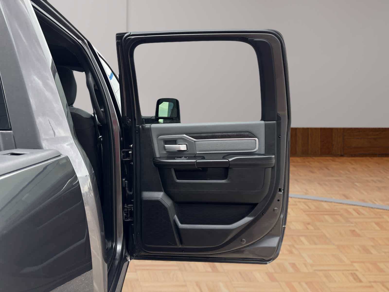 Used 2023 RAM 3500 Big Horn image 14